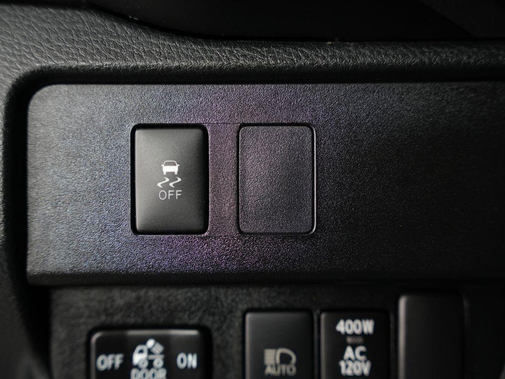 Toyota Tacoma 4WD TRD Off Road Double Cab 5' Bed V6 MT (Natl) 2021