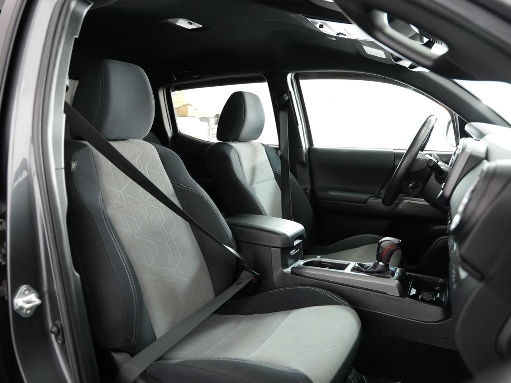 Toyota Tacoma 4WD TRD Off Road Double Cab 5' Bed V6 MT (Natl) 2021