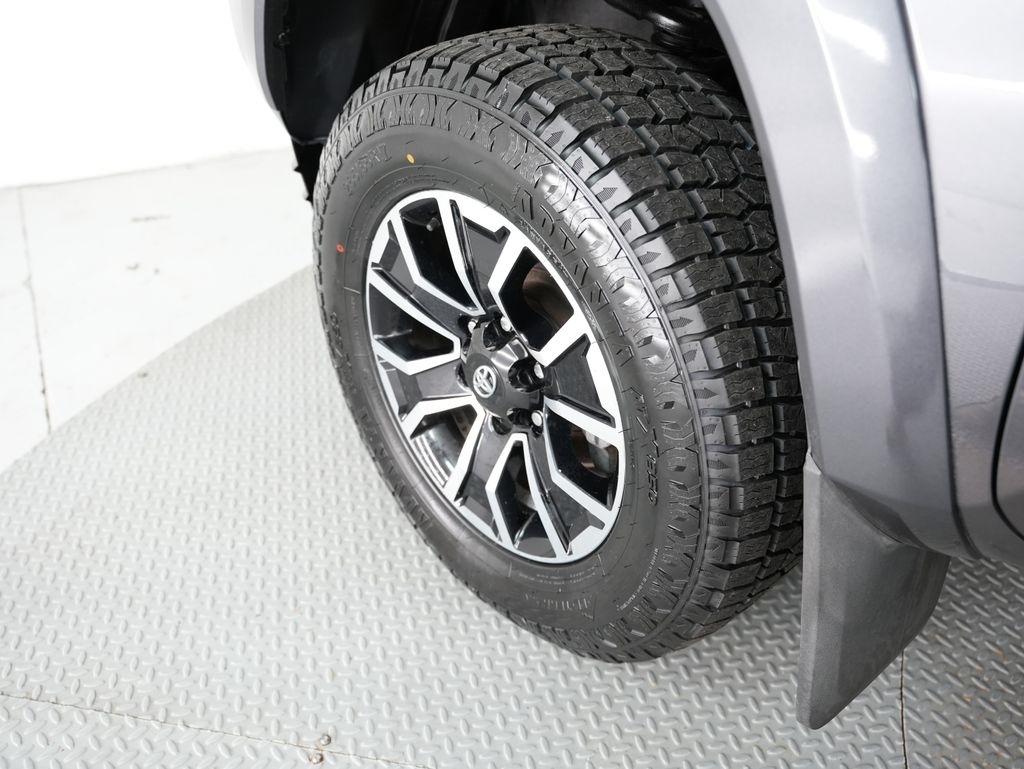 Toyota Tacoma 4WD TRD Off Road Double Cab 5' Bed V6 MT (Natl) 2021