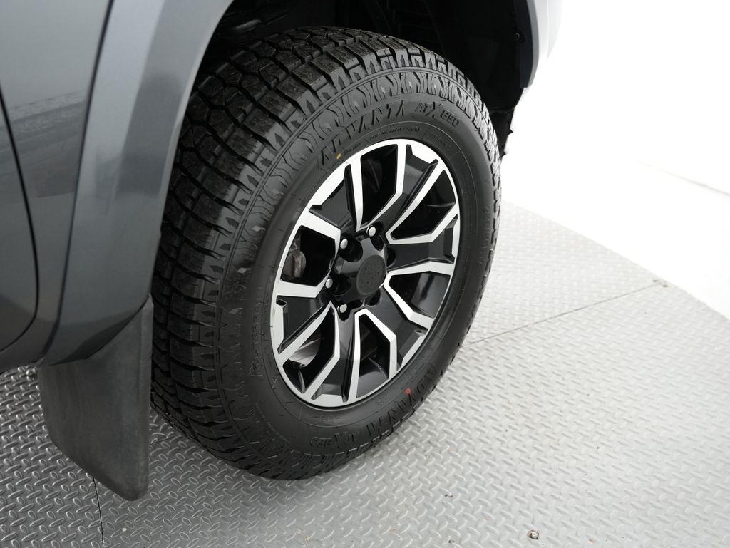 Toyota Tacoma 4WD TRD Off Road Double Cab 5' Bed V6 MT (Natl) 2021