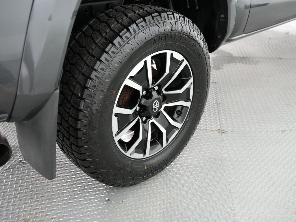 Toyota Tacoma 4WD TRD Off Road Double Cab 5' Bed V6 MT (Natl) 2021