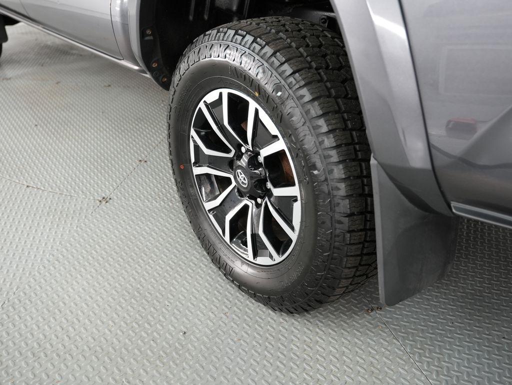 Toyota Tacoma 4WD TRD Off Road Double Cab 5' Bed V6 MT (Natl) 2021