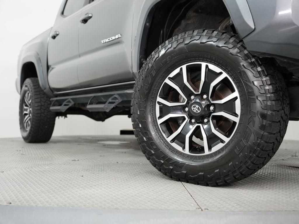 Toyota Tacoma 4WD TRD Off Road Double Cab 5' Bed V6 MT (Natl) 2022