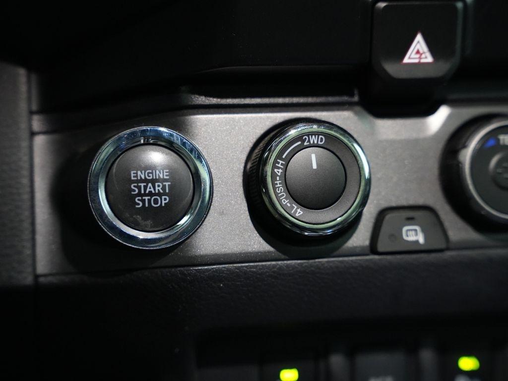 Toyota Tacoma 4WD TRD Off Road Double Cab 5' Bed V6 MT (Natl) 2022