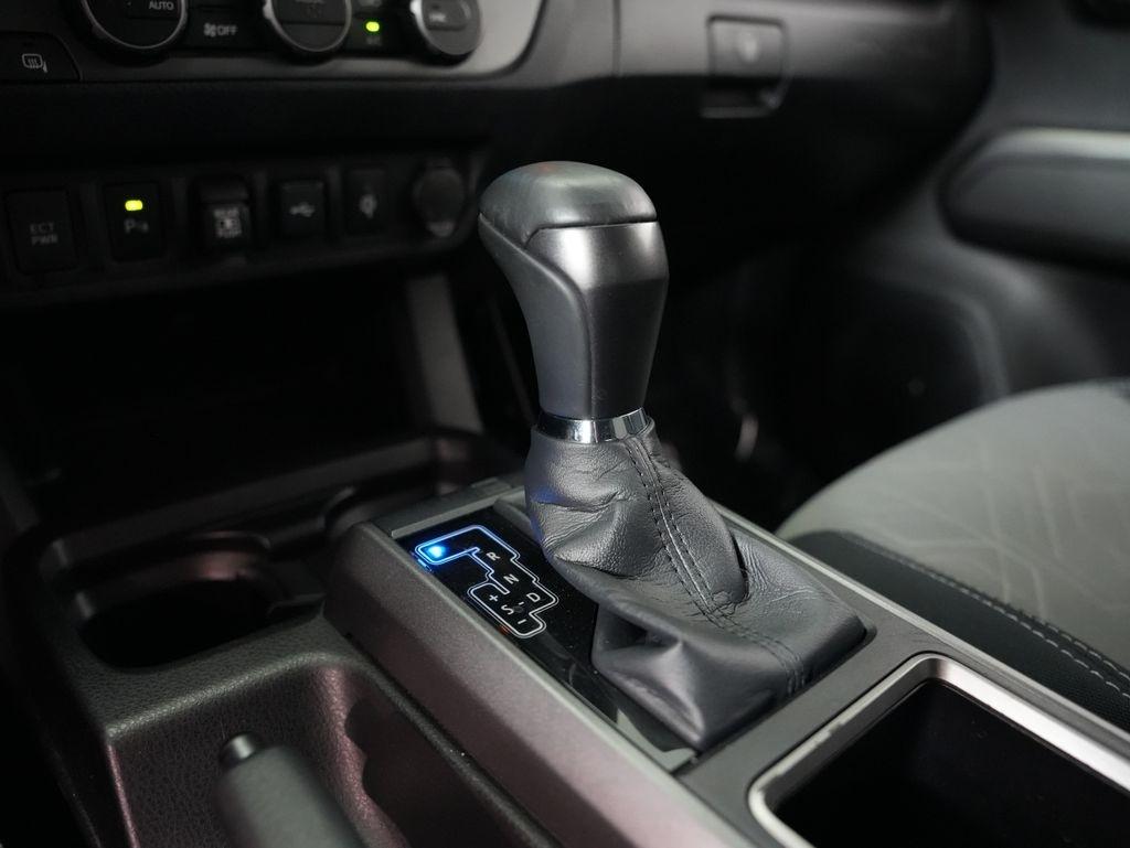 Toyota Tacoma 4WD TRD Off Road Double Cab 5' Bed V6 MT (Natl) 2022