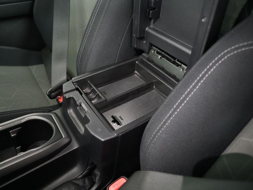 Toyota Tacoma 4WD TRD Off Road Double Cab 5' Bed V6 MT (Natl) 2022