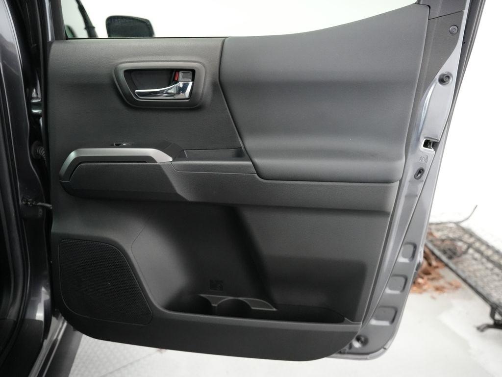 Toyota Tacoma 4WD TRD Off Road Double Cab 5' Bed V6 MT (Natl) 2022