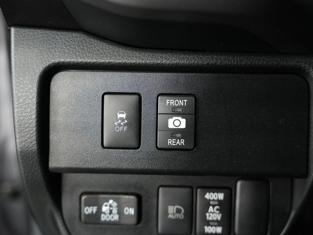 Toyota Tacoma 4WD TRD Off Road Double Cab 5' Bed V6 MT (Natl) 2022