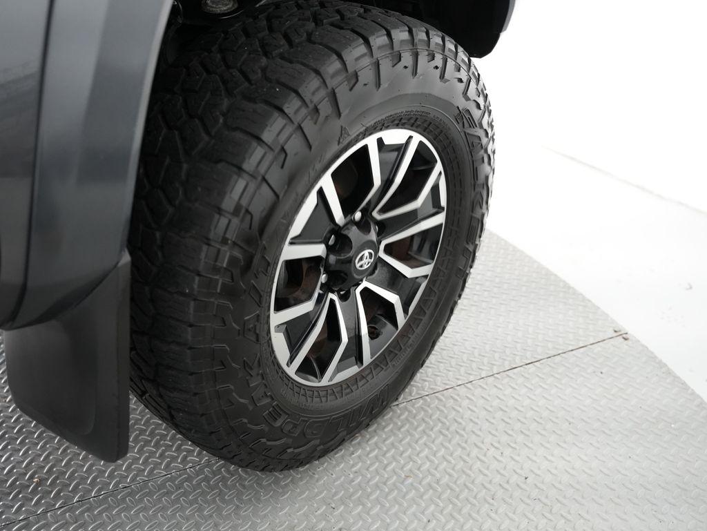 Toyota Tacoma 4WD TRD Off Road Double Cab 5' Bed V6 MT (Natl) 2022