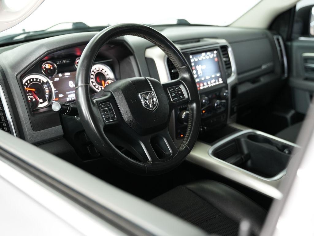 RAM 1500 Lone Star Silver 4x4 Crew Cab 5'7" Box 2018