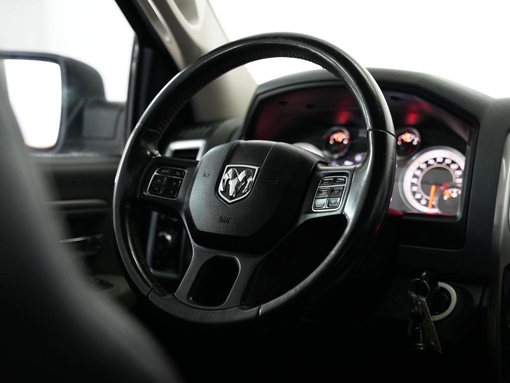 RAM 1500 Lone Star Silver 4x4 Crew Cab 5'7" Box 2018