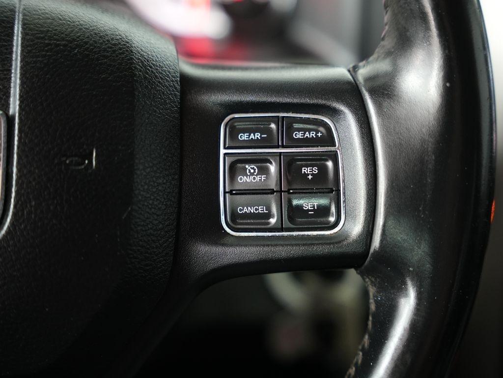 RAM 1500 Lone Star Silver 4x4 Crew Cab 5'7" Box 2018