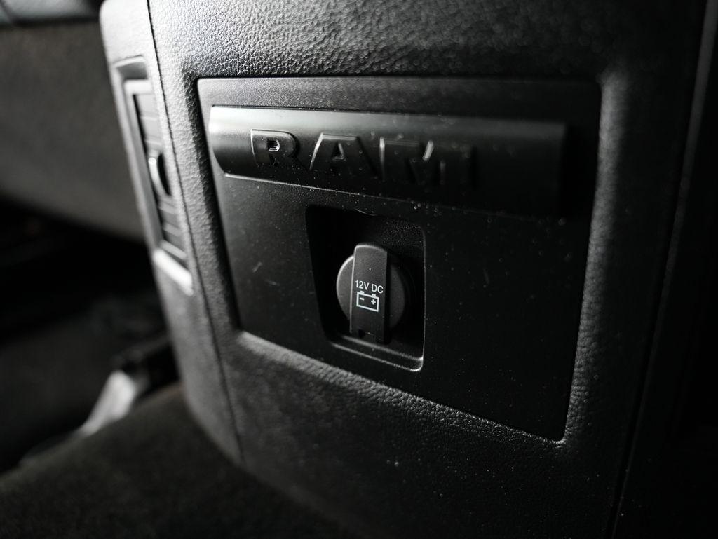 RAM 1500 Lone Star Silver 4x4 Crew Cab 5'7" Box 2018