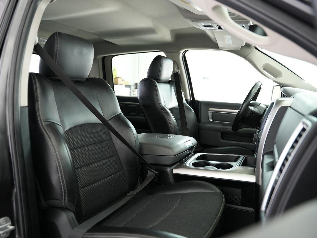 RAM 1500 Lone Star Silver 4x4 Crew Cab 5'7" Box 2018