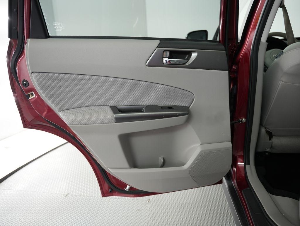 Subaru Forester 4dr Auto 2.5X Premium w/All-Weather Pkg 2011