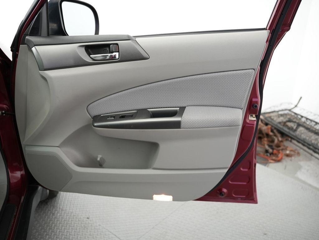 Subaru Forester 4dr Auto 2.5X Premium w/All-Weather Pkg 2011