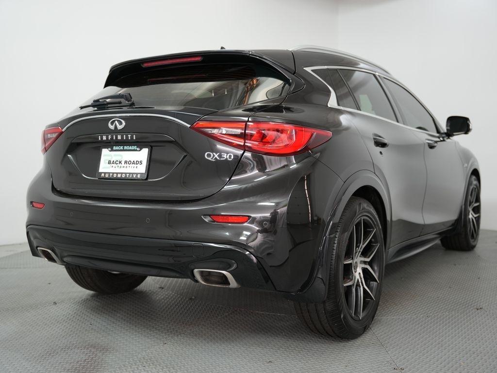 Infiniti QX30 LUXE FWD 2019