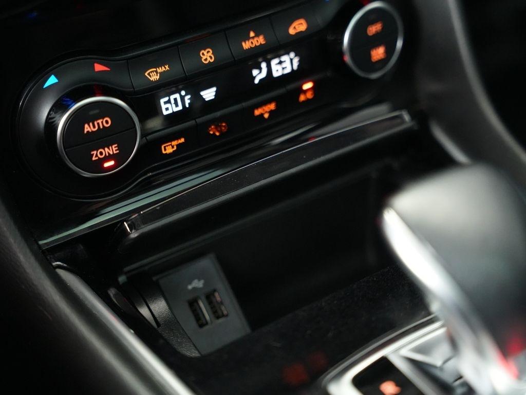 Infiniti QX30 LUXE FWD 2019