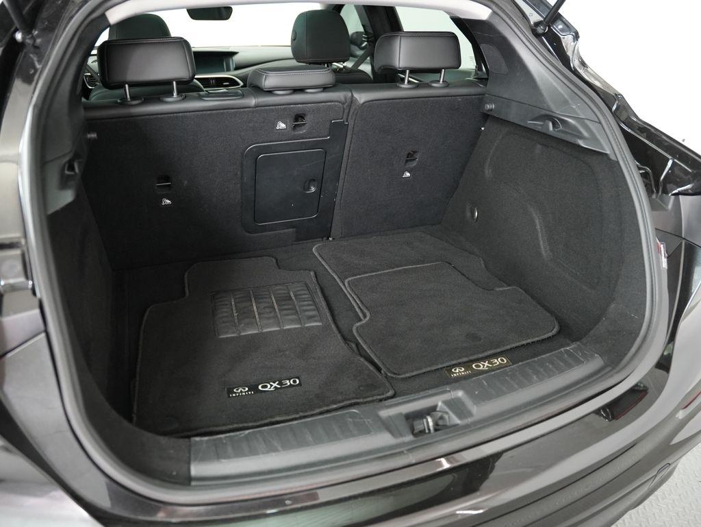 Infiniti QX30 LUXE FWD 2019