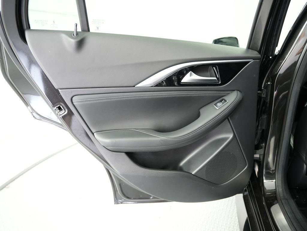 Infiniti QX30 LUXE FWD 2019