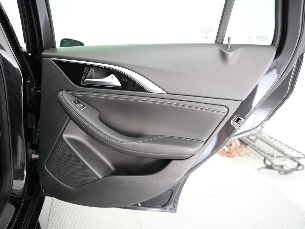 Infiniti QX30 LUXE FWD 2019