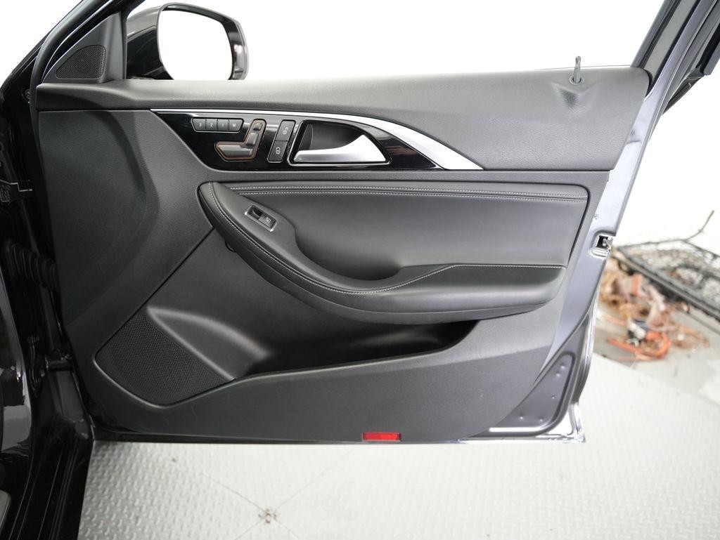 Infiniti QX30 LUXE FWD 2019