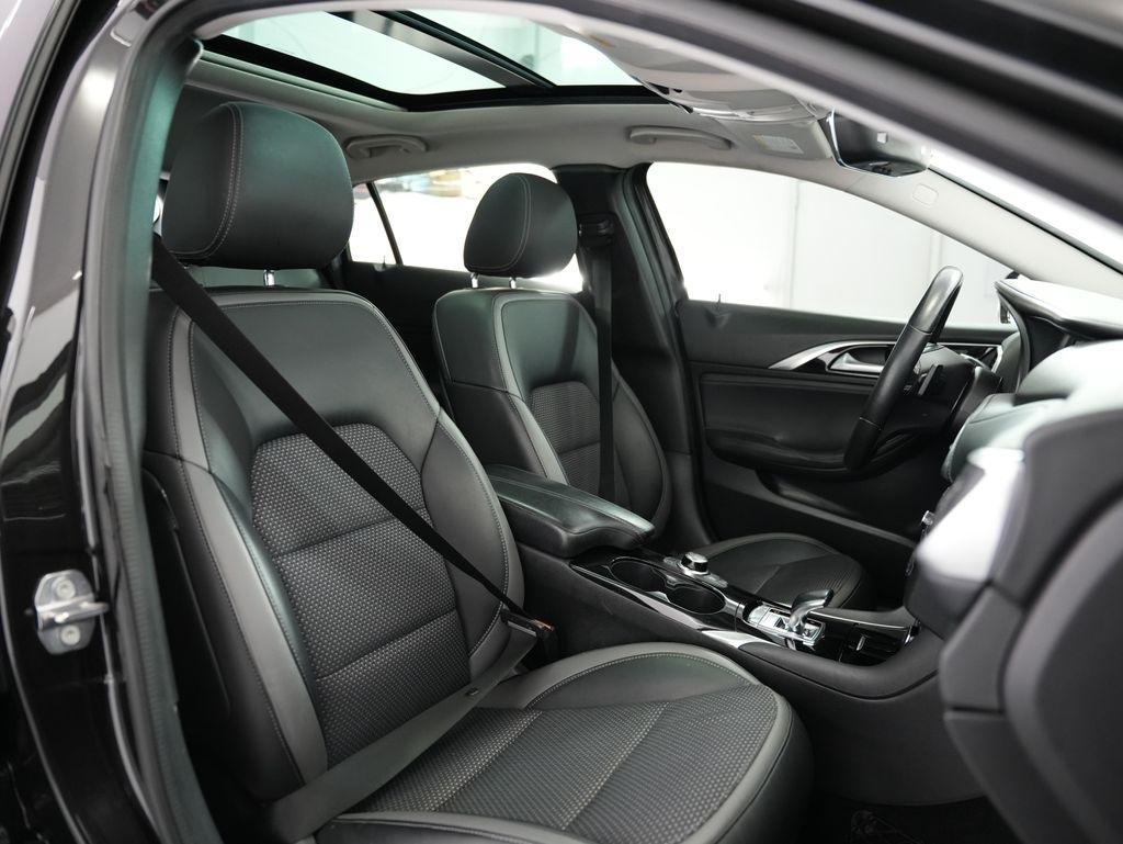 Infiniti QX30 LUXE FWD 2019