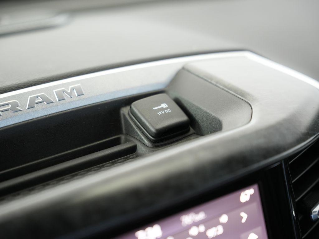 RAM 1500 Big Horn/Lone Star 4x4 Crew Cab 5'7" Box 2019