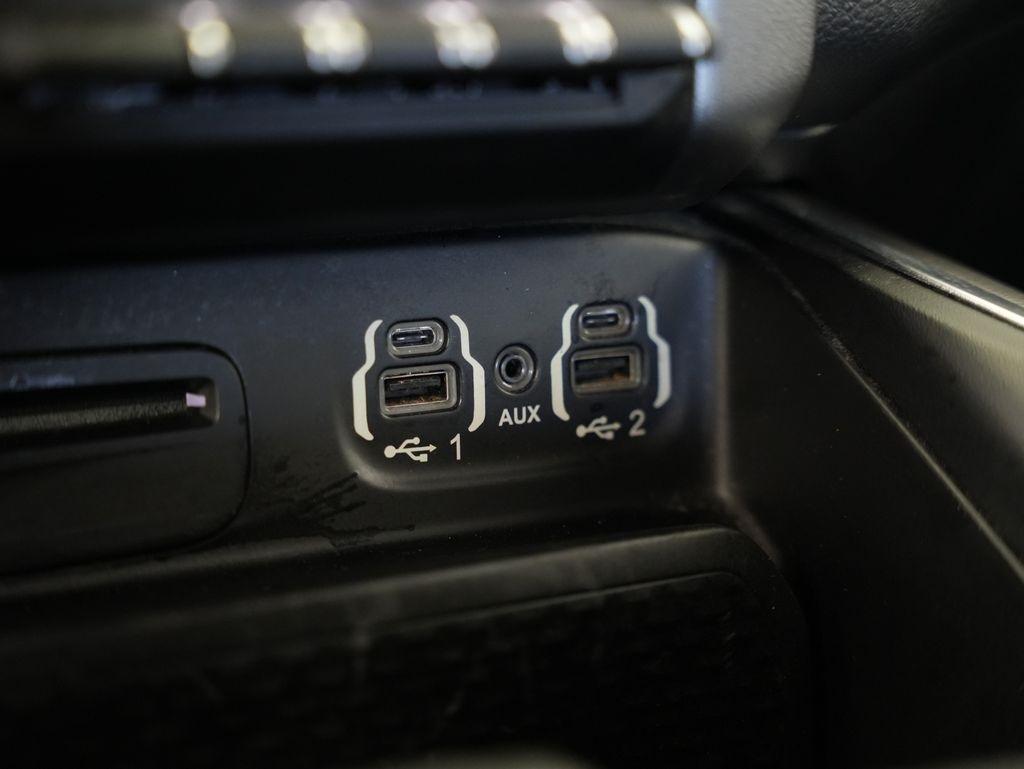 RAM 1500 Big Horn/Lone Star 4x4 Crew Cab 5'7" Box 2019