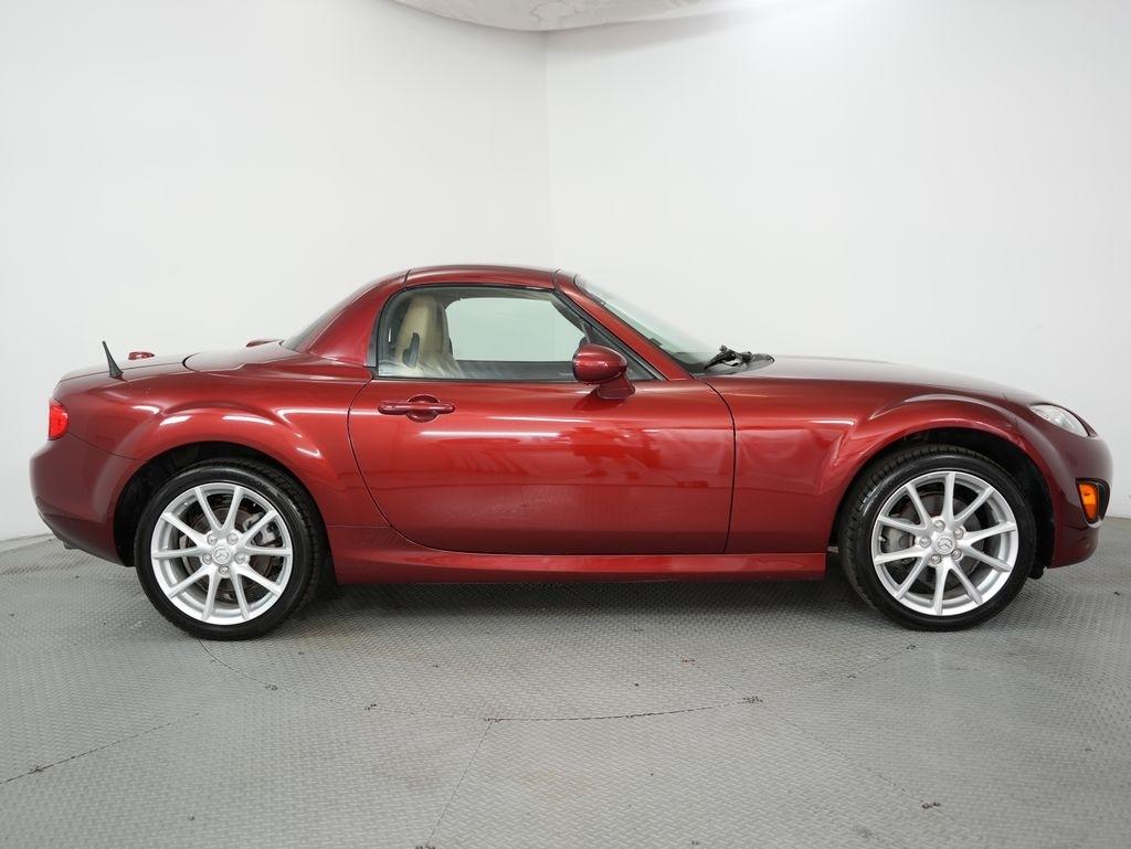 Mazda MX-5 Miata 2dr Conv PRHT Auto Grand Touring 2011