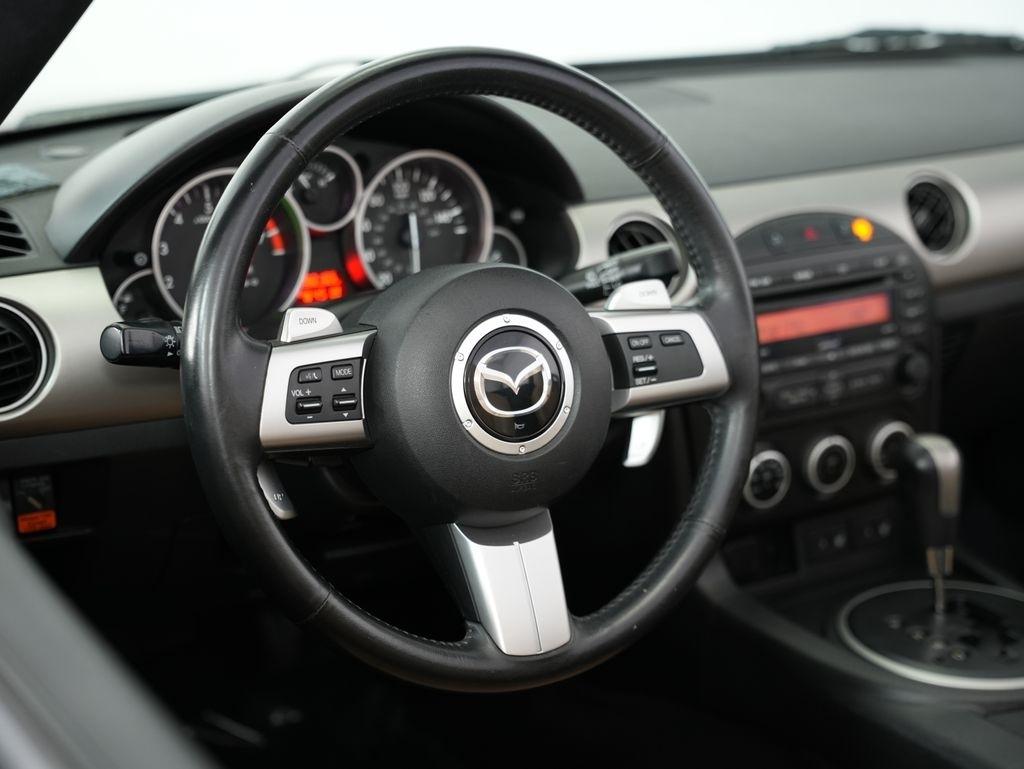 Mazda MX-5 Miata 2dr Conv PRHT Auto Grand Touring 2011