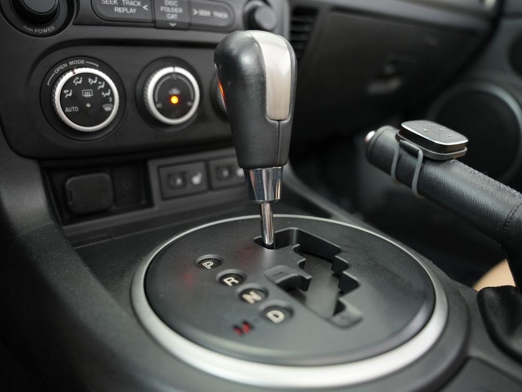 Mazda MX-5 Miata 2dr Conv PRHT Auto Grand Touring 2011