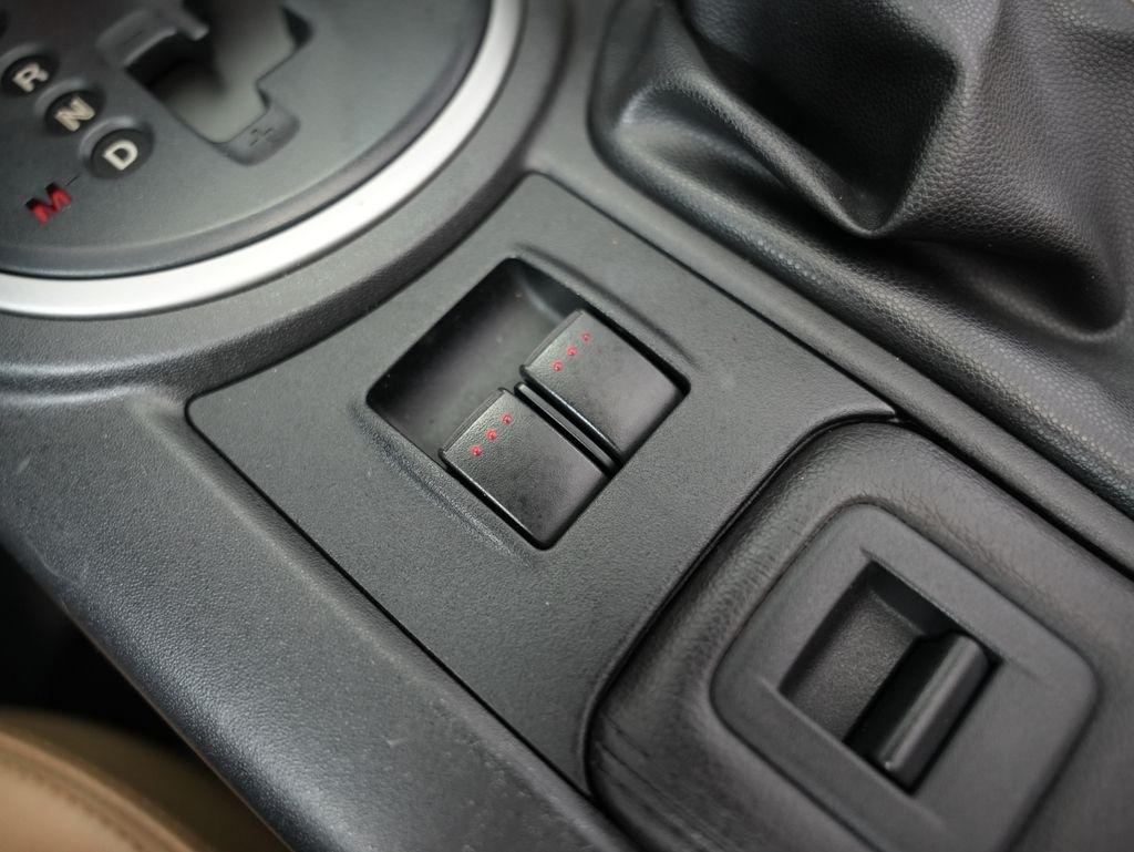 Mazda MX-5 Miata 2dr Conv PRHT Auto Grand Touring 2011