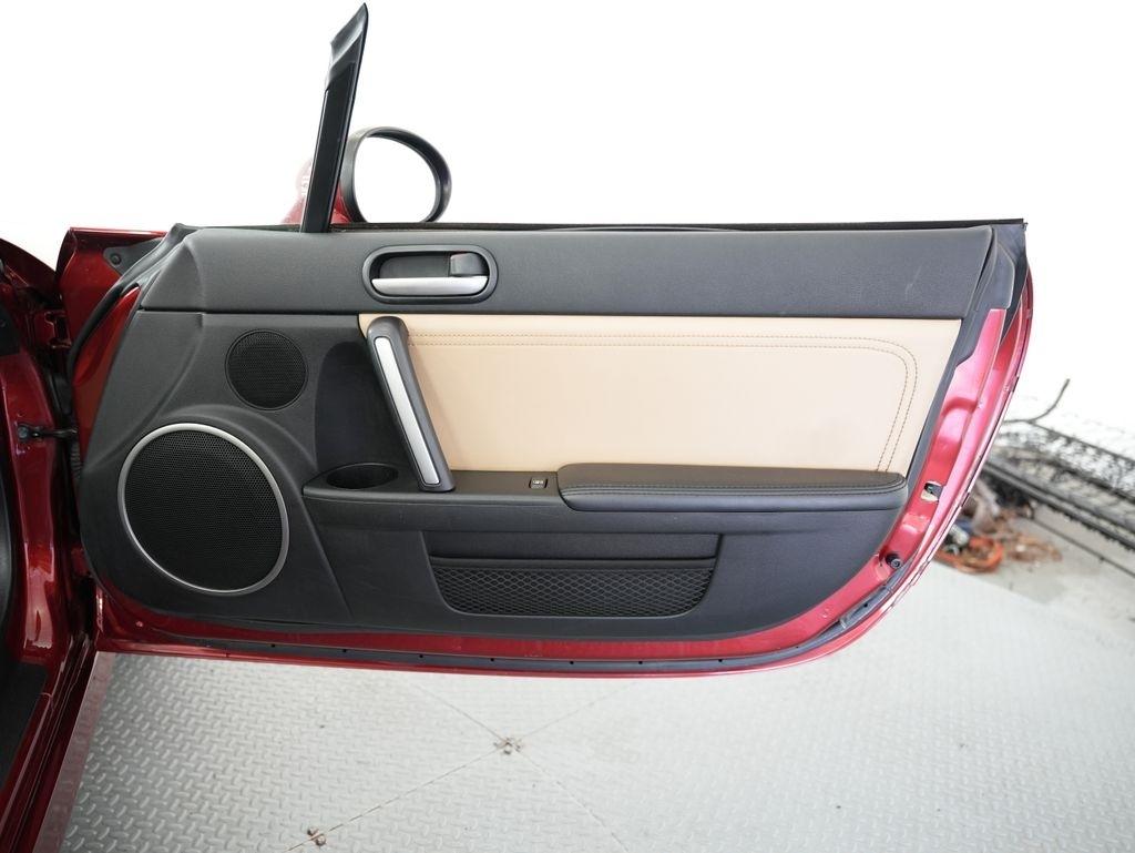 Mazda MX-5 Miata 2dr Conv PRHT Auto Grand Touring 2011