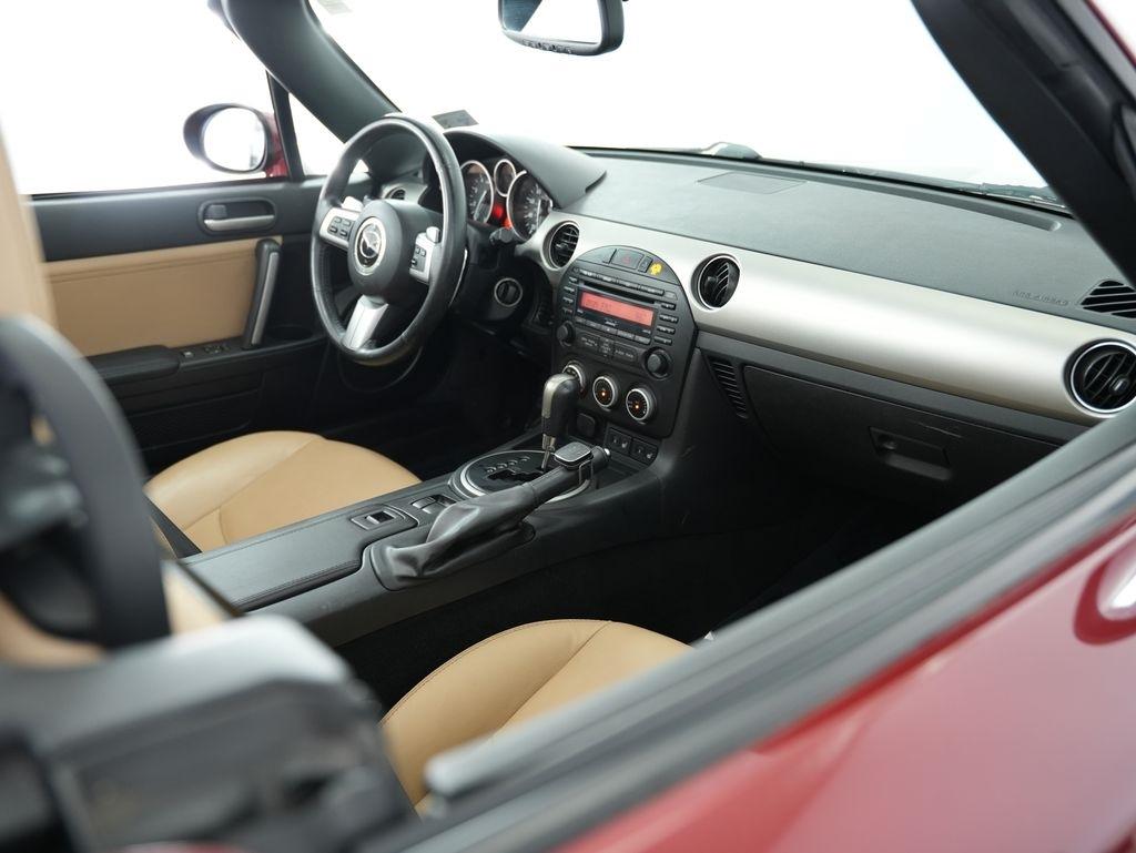 Mazda MX-5 Miata 2dr Conv PRHT Auto Grand Touring 2011