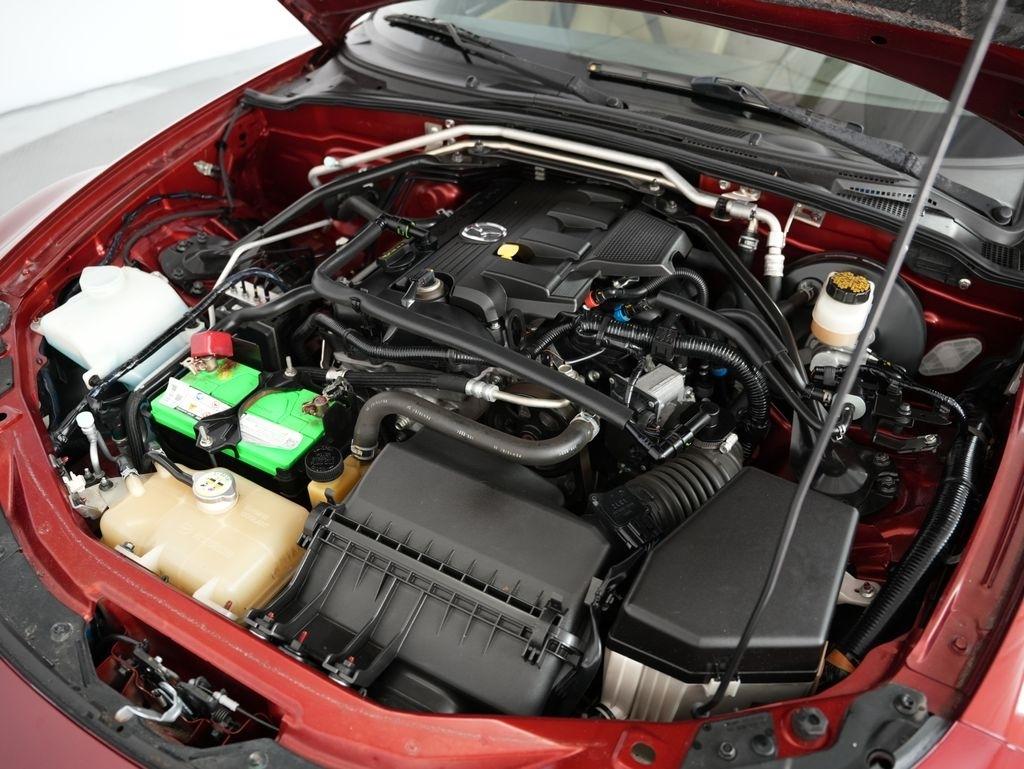 Mazda MX-5 Miata 2dr Conv PRHT Auto Grand Touring 2011