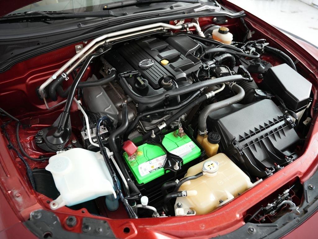 Mazda MX-5 Miata 2dr Conv PRHT Auto Grand Touring 2011