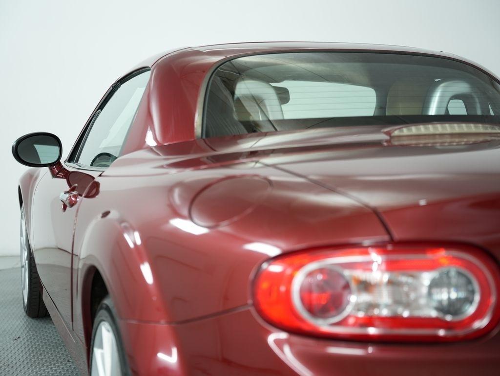 Mazda MX-5 Miata 2dr Conv PRHT Auto Grand Touring 2011