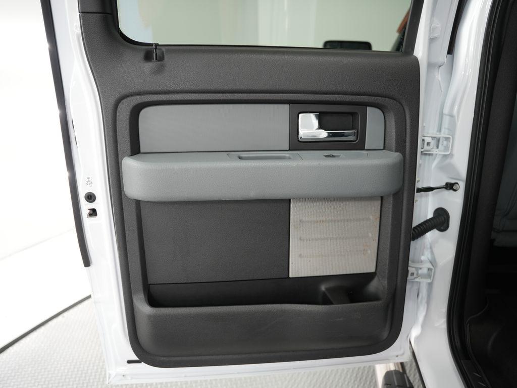 Ford F-150 4WD SuperCrew 145" Platinum 2014