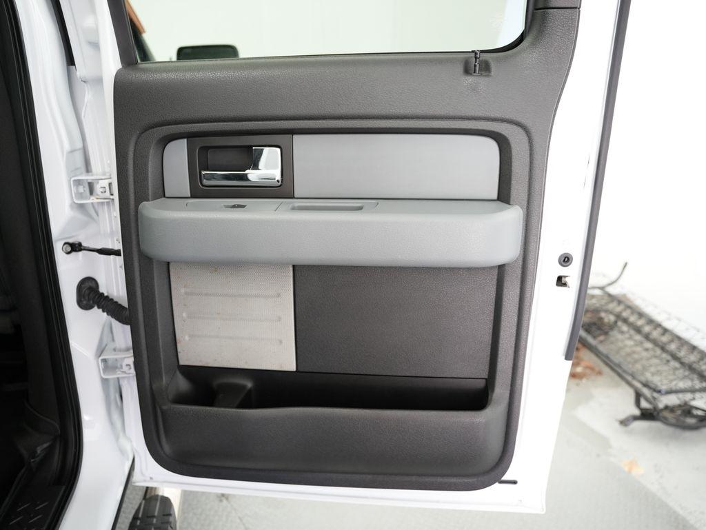 Ford F-150 4WD SuperCrew 145" Platinum 2014