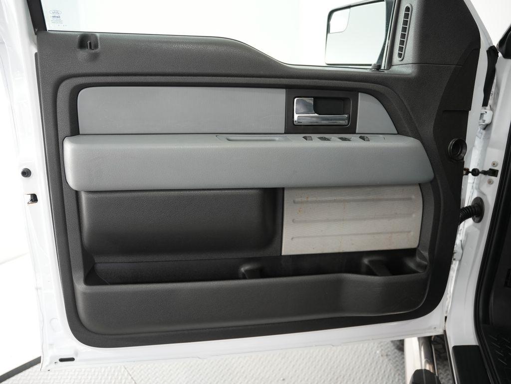 Ford F-150 4WD SuperCrew 145" Platinum 2014