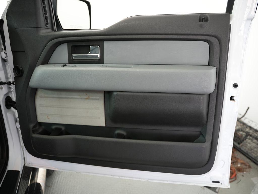 Ford F-150 4WD SuperCrew 145" Platinum 2014