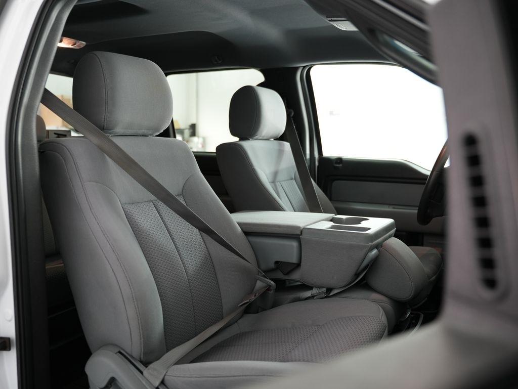 Ford F-150 4WD SuperCrew 145" Platinum 2014