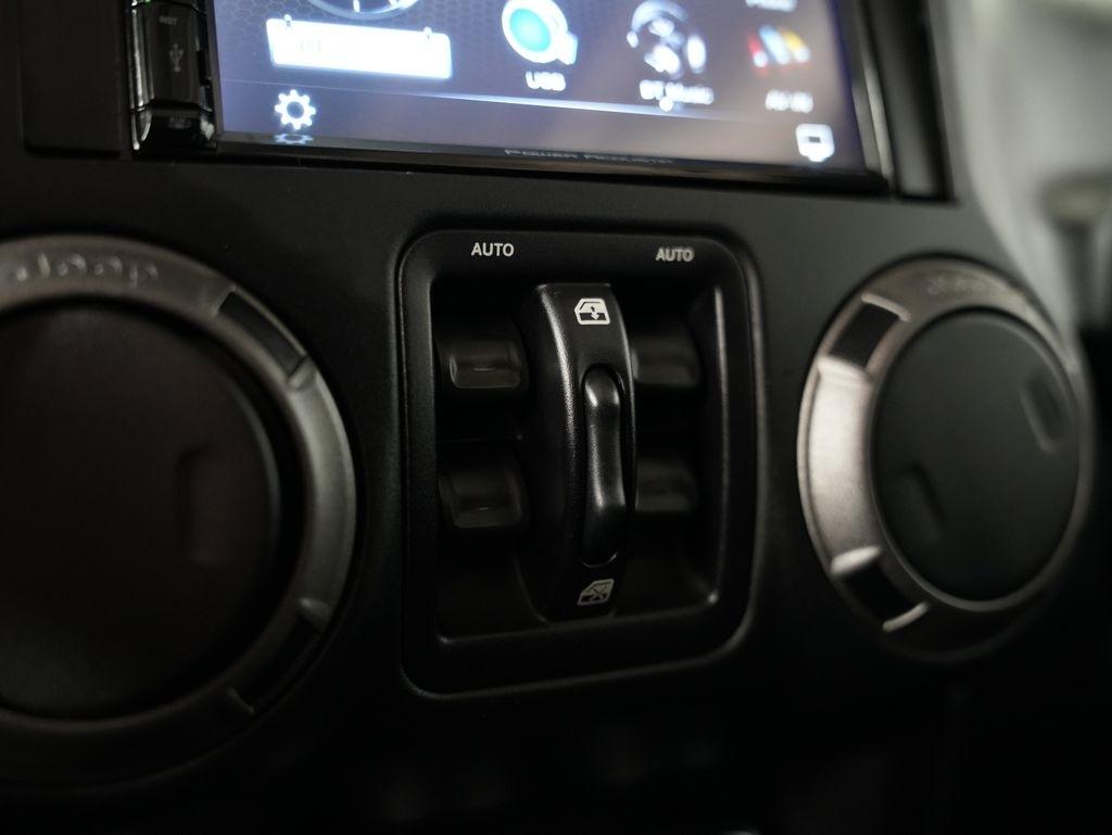 Jeep Wrangler Unlimited 4WD 4dr Sport 2016