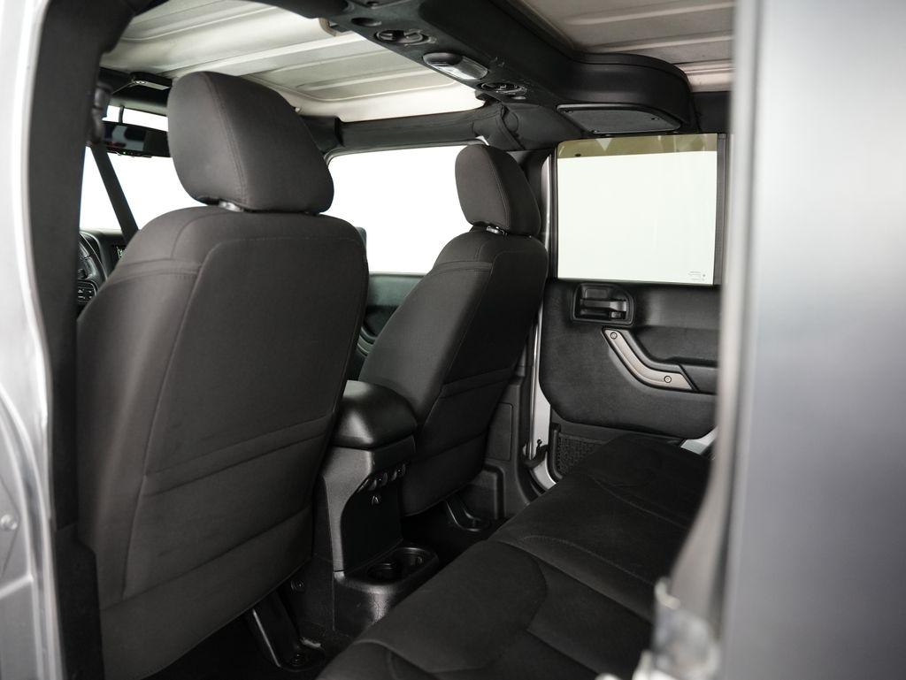 Jeep Wrangler Unlimited 4WD 4dr Sport 2016