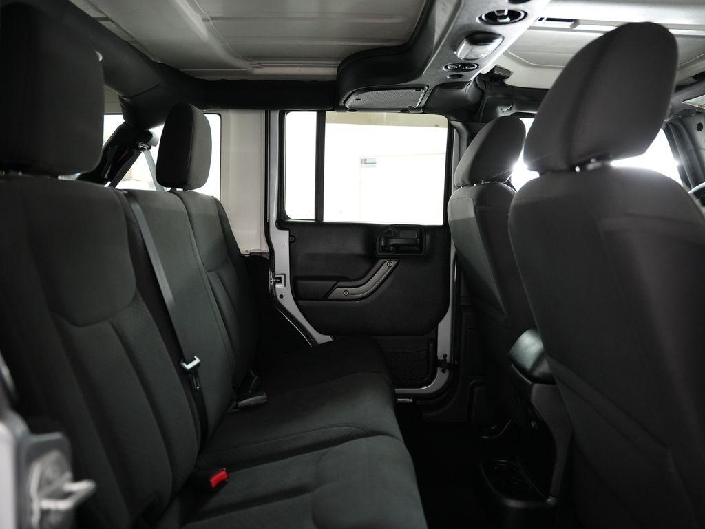 Jeep Wrangler Unlimited 4WD 4dr Sport 2016