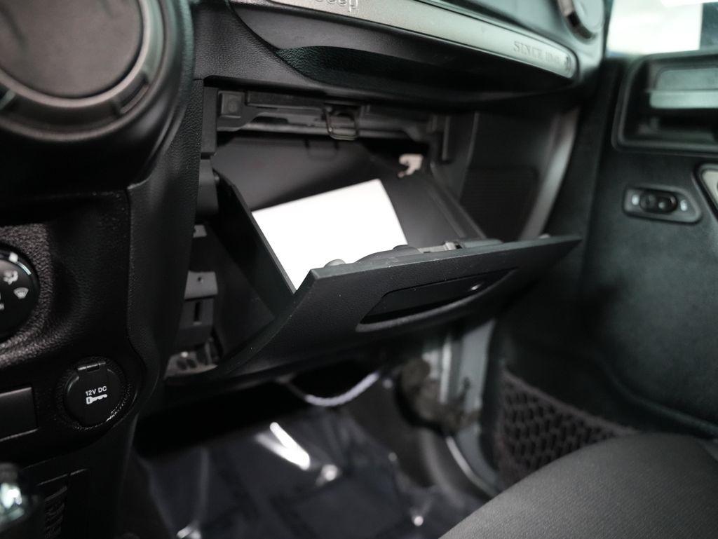 Jeep Wrangler Unlimited 4WD 4dr Sport 2016