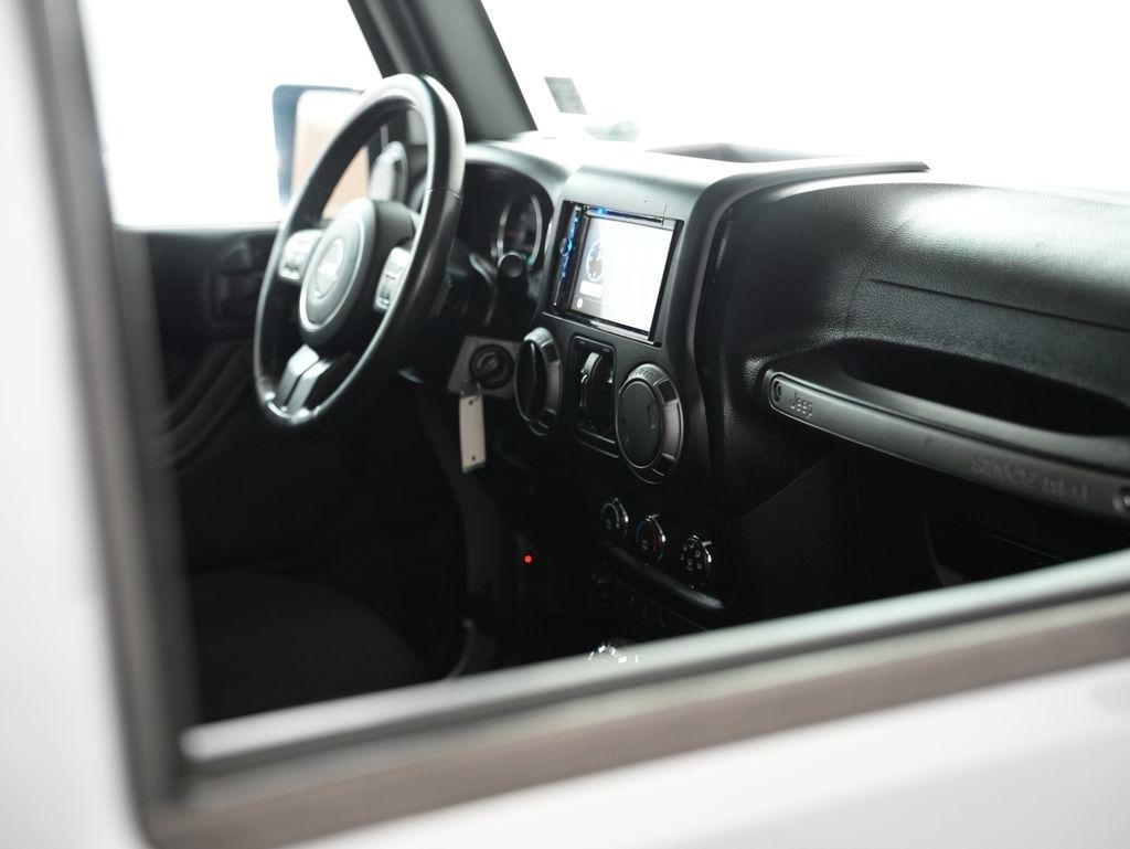 Jeep Wrangler Unlimited 4WD 4dr Sport 2016