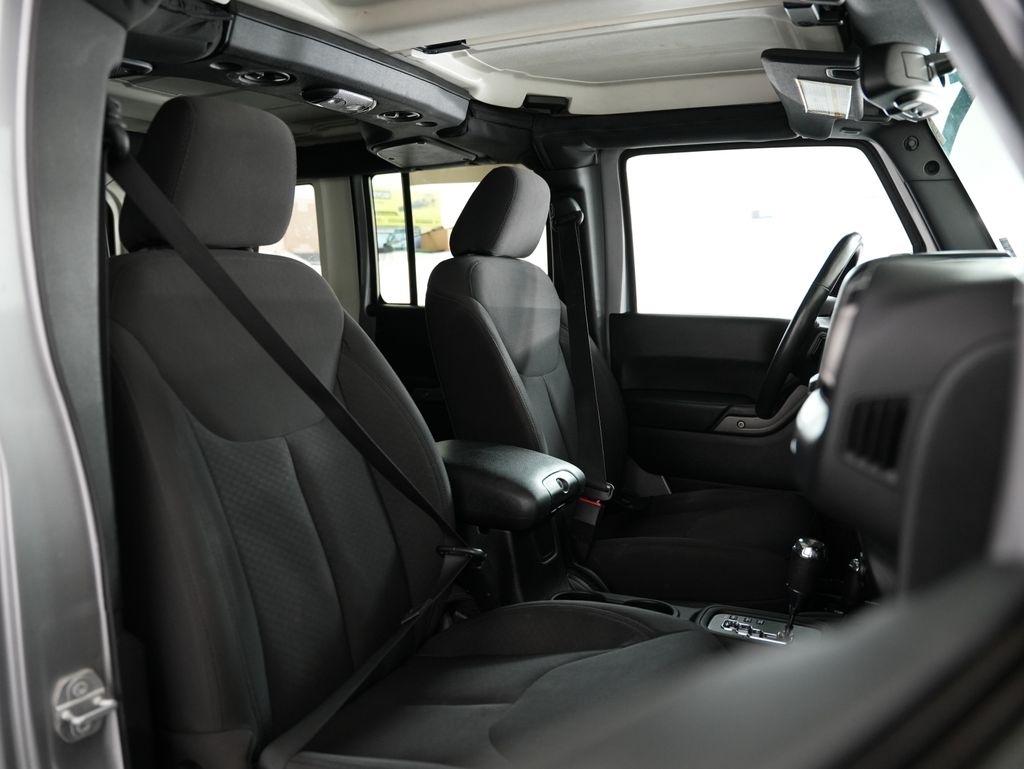 Jeep Wrangler Unlimited 4WD 4dr Sport 2016