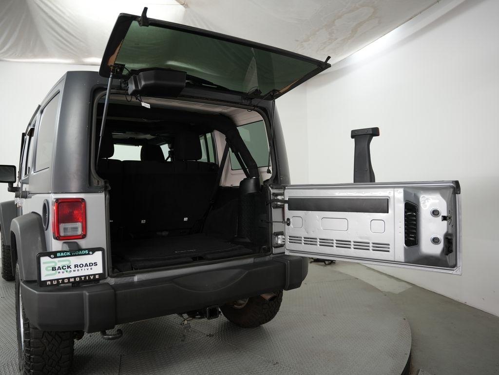 Jeep Wrangler Unlimited 4WD 4dr Sport 2016